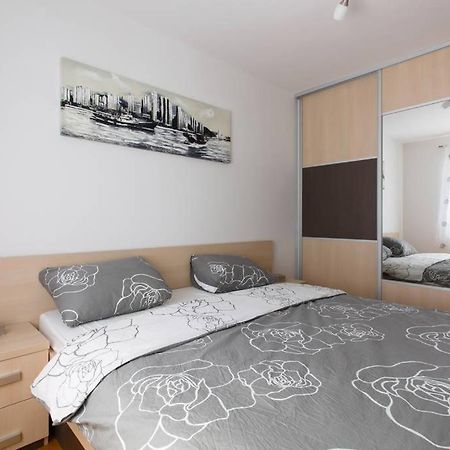 Apartment Lana Marina Kültér fotó